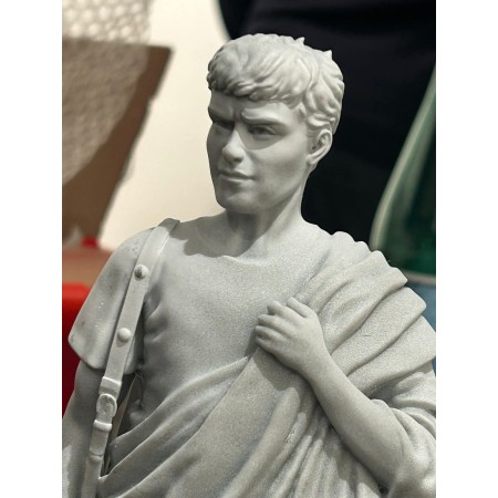 Alix Senator, la statuette